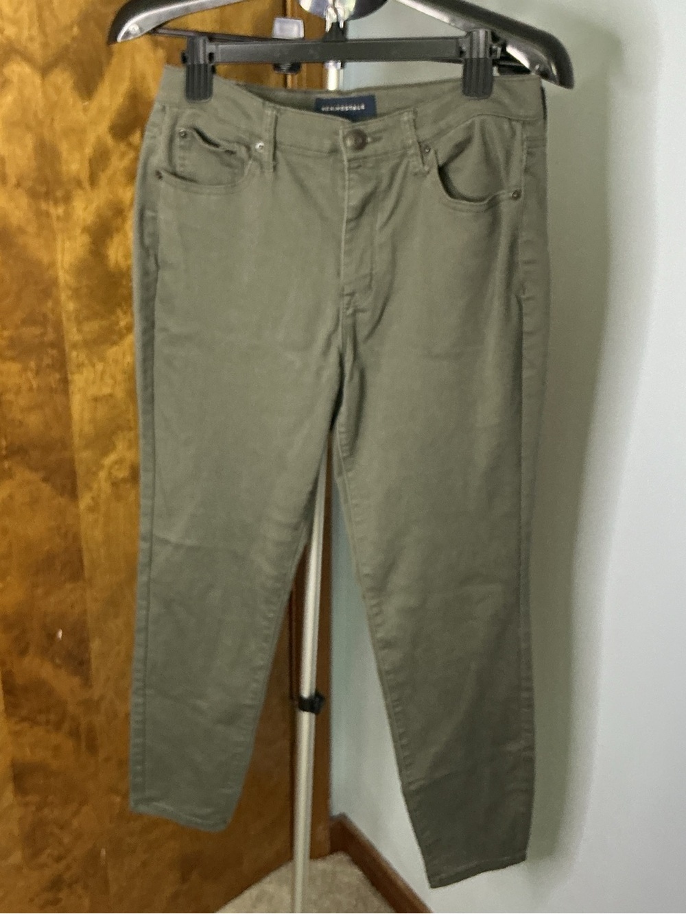 Aeropostale Olive Green Mid-Rise Pants